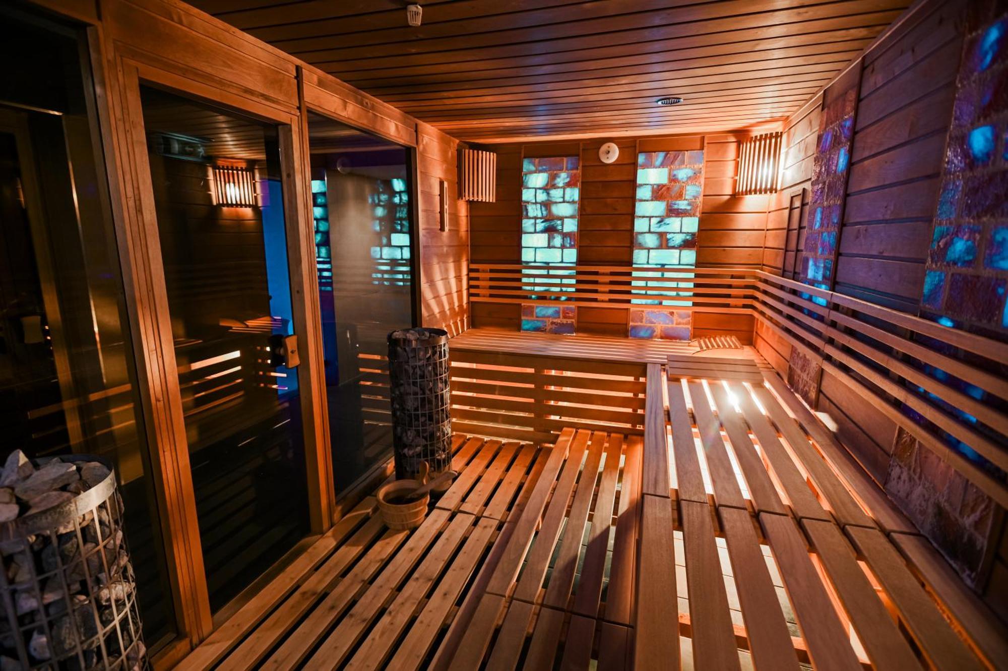 Sport Hotel *** Доновали Екстериор снимка