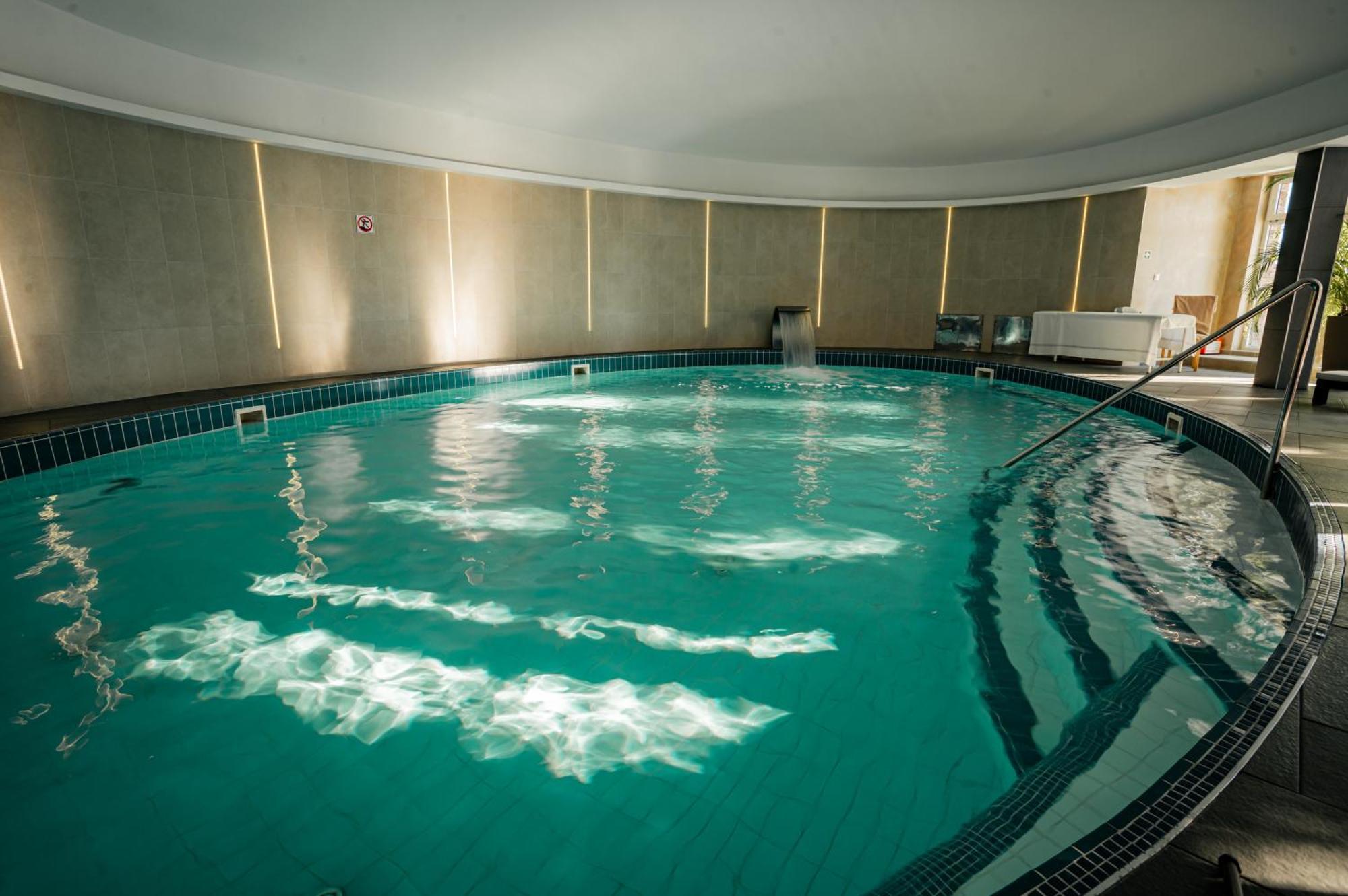 Sport Hotel *** Доновали Екстериор снимка