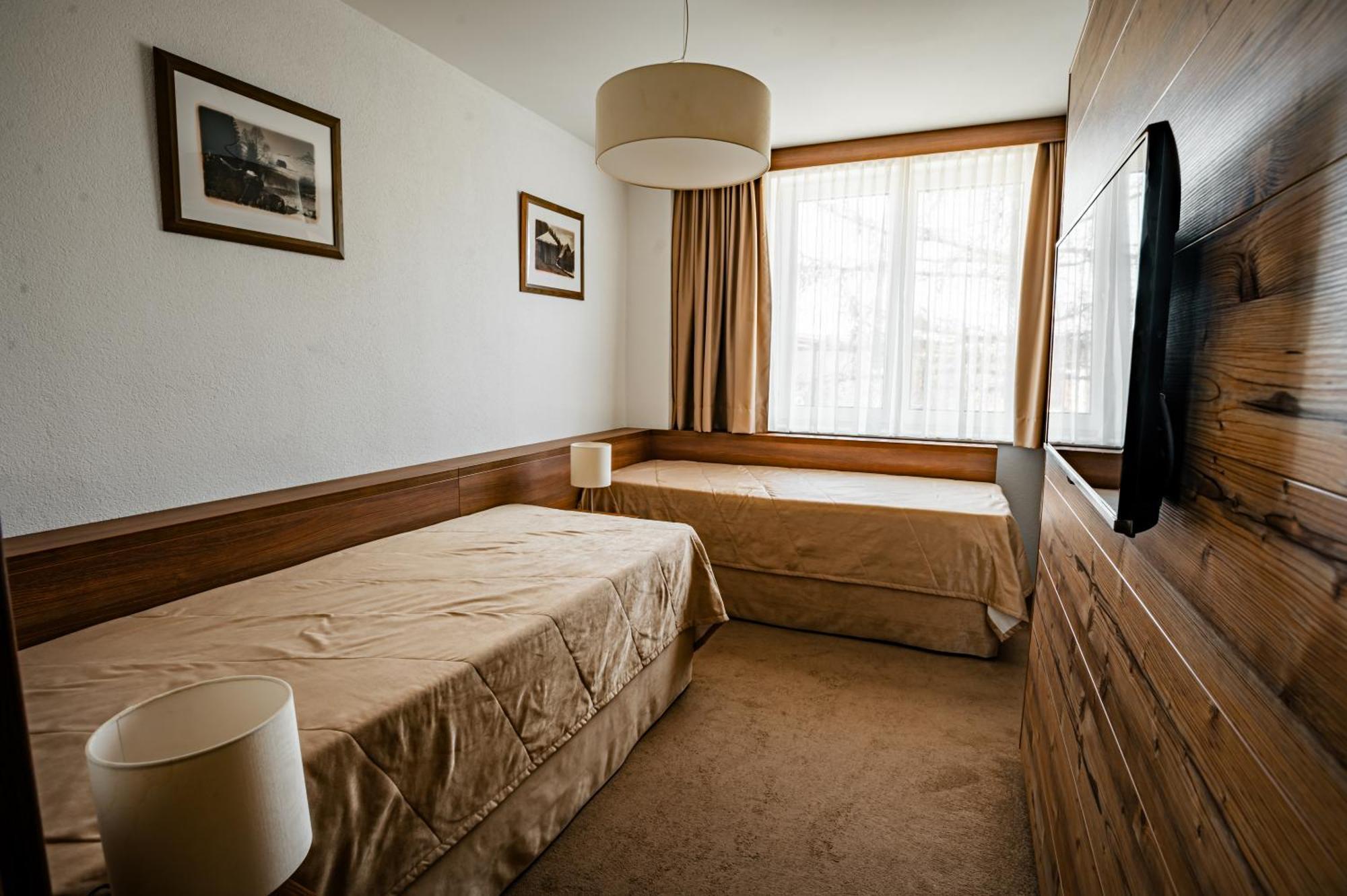 Sport Hotel *** Доновали Екстериор снимка