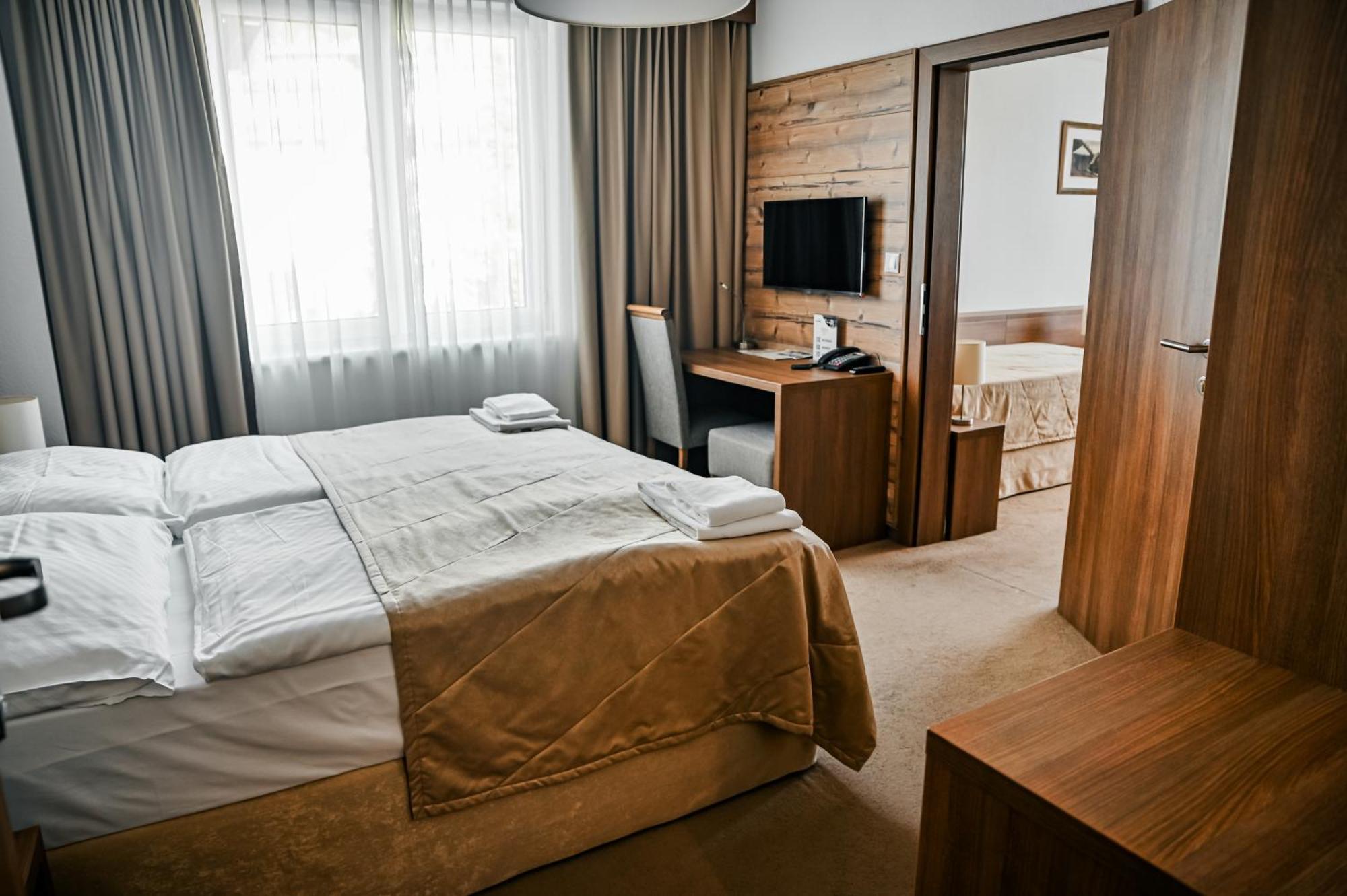Sport Hotel *** Доновали Екстериор снимка