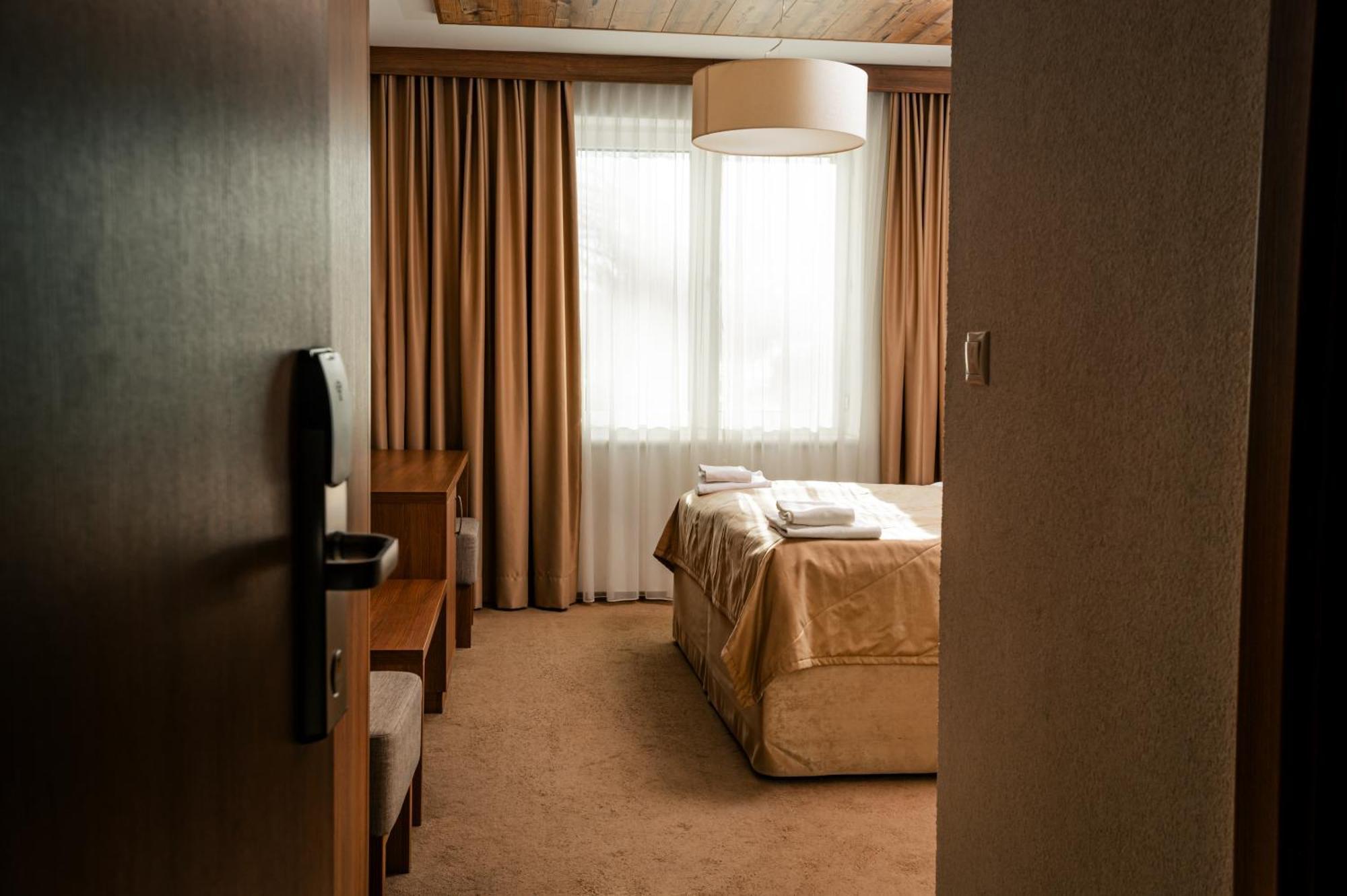 Sport Hotel *** Доновали Екстериор снимка