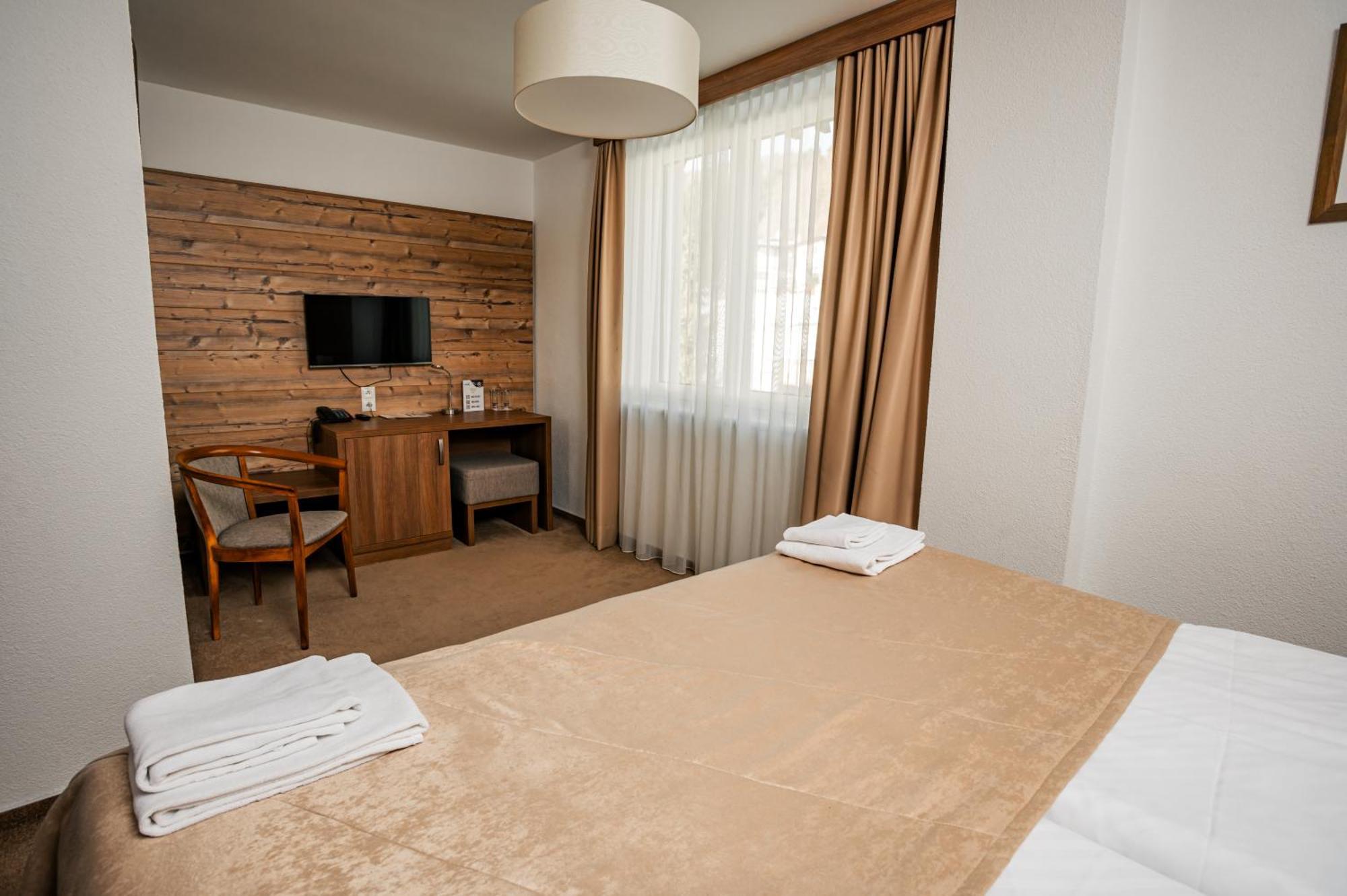 Sport Hotel *** Доновали Екстериор снимка
