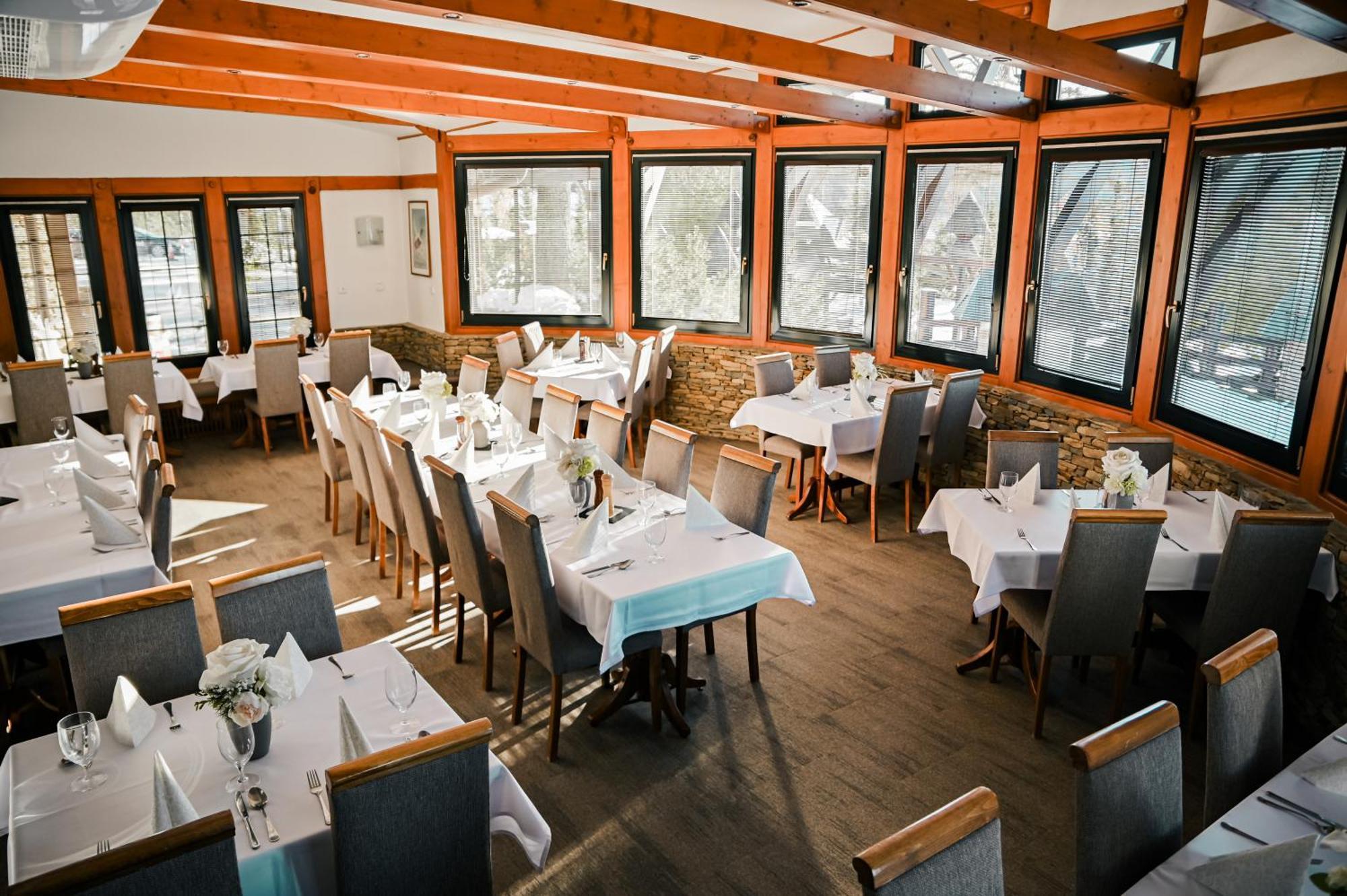 Sport Hotel *** Доновали Екстериор снимка