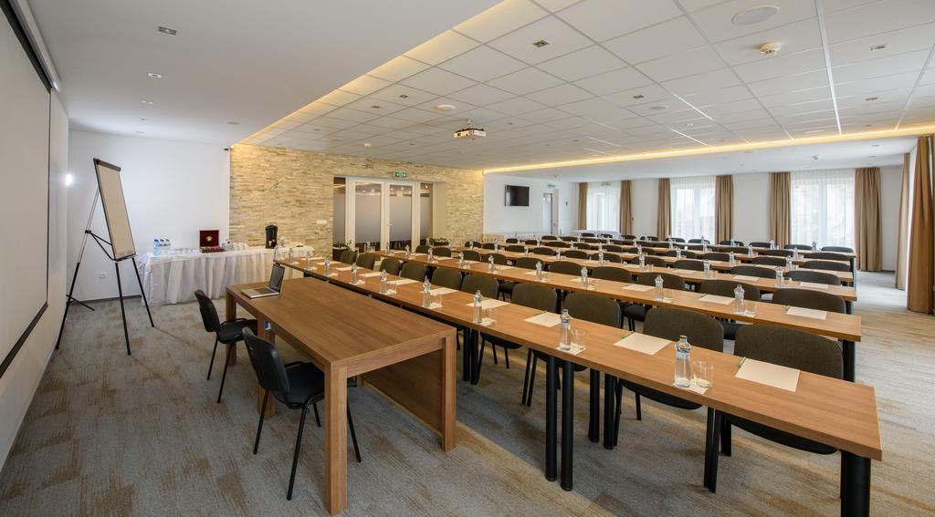 Sport Hotel *** Доновали Екстериор снимка